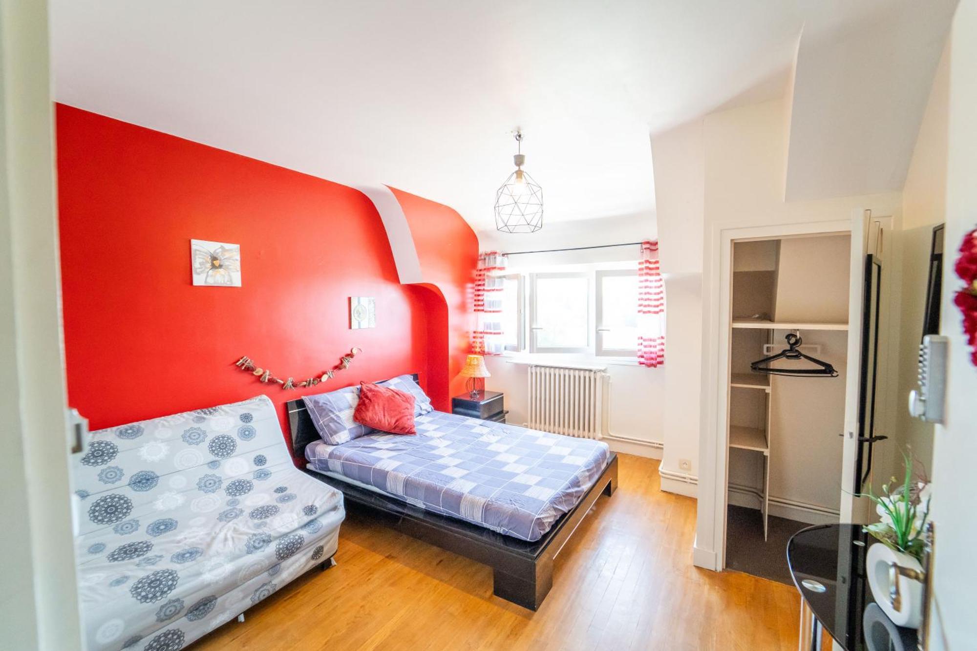 Appart 4 Chambres Parking Voitures Velos 10Min Blois Exterior photo