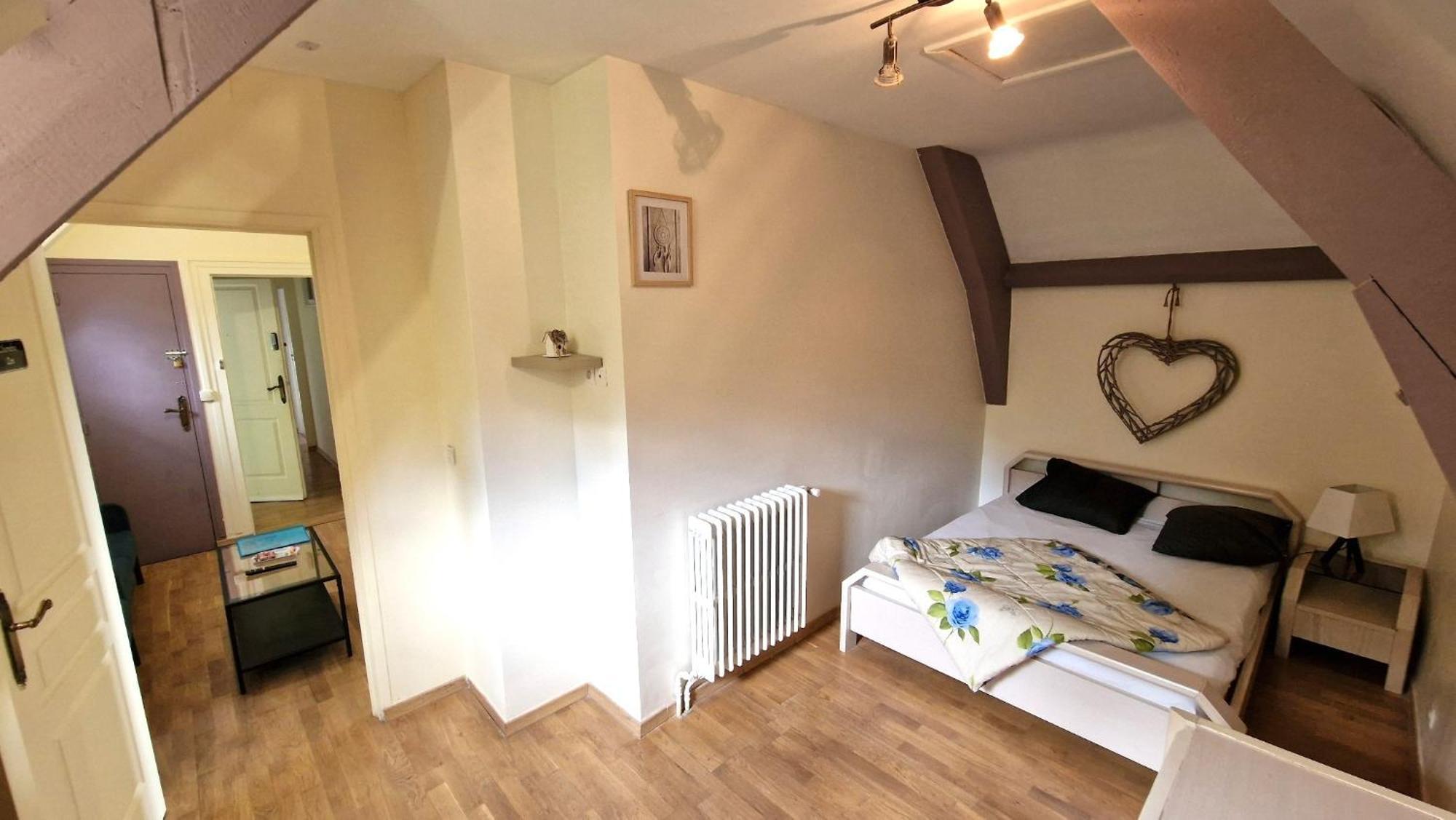 Appart 4 Chambres Parking Voitures Velos 10Min Blois Exterior photo